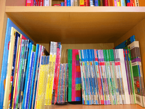 絵本の読み聞かせ